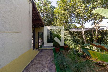 Casa à venda com 180m², 3 quartos e 3 vagas Casa à venda com 180m², 3 quartos e 3 vagasÁrea Externa