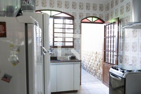 Casa à venda com 435m², 4 quartos e 3 vagas Casa à venda com 435m², 4 quartos e 3 vagasCozinha