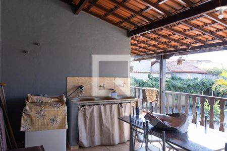 Casa à venda com 435m², 4 quartos e 3 vagas Casa à venda com 435m², 4 quartos e 3 vagasÁrea de Serviço