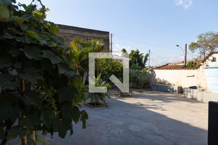 Casa à venda com 435m², 4 quartos e 3 vagas Casa à venda com 435m², 4 quartos e 3 vagasQuintal