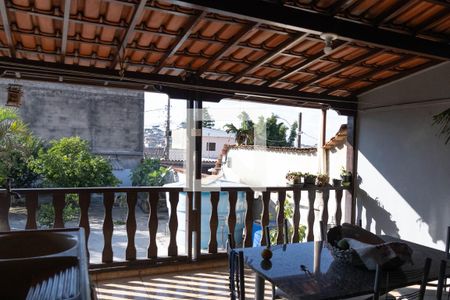 Casa à venda com 435m², 4 quartos e 3 vagas Casa à venda com 435m², 4 quartos e 3 vagasÁrea de Serviço