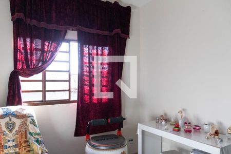 Casa à venda com 435m², 4 quartos e 3 vagas Casa à venda com 435m², 4 quartos e 3 vagasQuarto 2