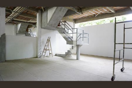 Casa de condomínio à venda com 220m², 3 quartos e 5 vagasGaragem Coberta / Entrada Privativa