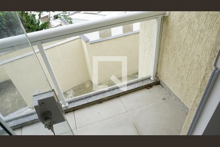 Casa de condomínio à venda com 220m², 3 quartos e 5 vagasVaranda - Quarto 2