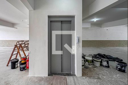 Apartamento à venda com 98m², 2 quartos e 1 vaga Apartamento à venda com 98m², 2 quartos e 1 vagaAcesso e elevador
