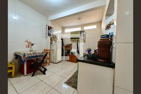 Casa à venda com 200m², 3 quartos e 2 vagas Casa à venda com 200m², 3 quartos e 2 vagasCozinha