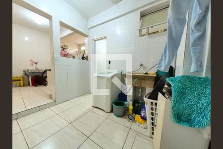 Casa à venda com 200m², 3 quartos e 2 vagas Casa à venda com 200m², 3 quartos e 2 vagasLavanderia