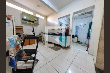 Casa à venda com 200m², 3 quartos e 2 vagas Casa à venda com 200m², 3 quartos e 2 vagasCozinha