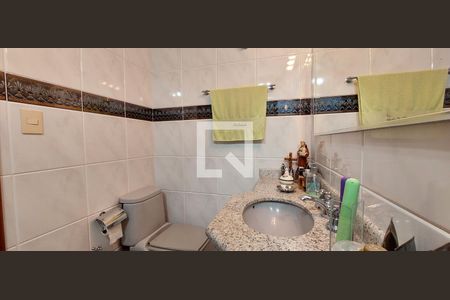 Apartamento à venda com 170m², 3 quartos e 3 vagasBanheiro Quarto 1 suíte