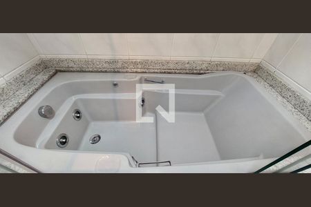 Apartamento à venda com 170m², 3 quartos e 3 vagasBanheiro Quarto 1 suíte