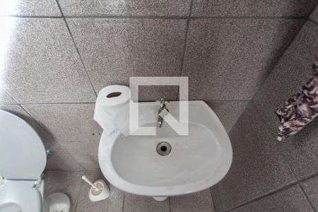 Casa à venda com 300m², 4 quartos e 2 vagas Casa à venda com 300m², 4 quartos e 2 vagasBanheiro de serviço