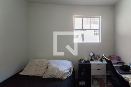 Casa à venda com 300m², 4 quartos e 2 vagas Casa à venda com 300m², 4 quartos e 2 vagasQuarto 1