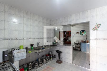 Casa à venda com 300m², 4 quartos e 2 vagas Casa à venda com 300m², 4 quartos e 2 vagasCozinha