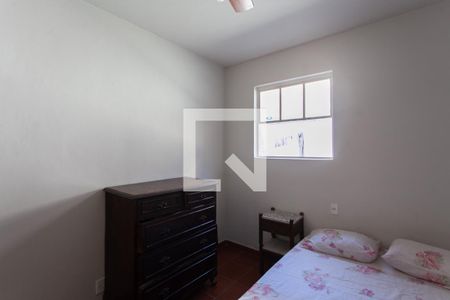 Casa à venda com 300m², 4 quartos e 2 vagas Casa à venda com 300m², 4 quartos e 2 vagasQuarto 2