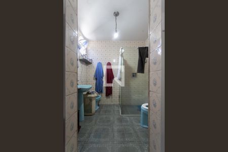 Casa à venda com 300m², 4 quartos e 2 vagas Casa à venda com 300m², 4 quartos e 2 vagasBanheiro da Suíte