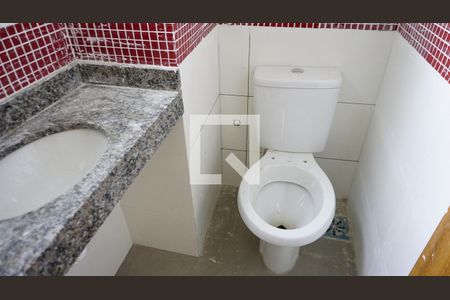 Casa de condomínio à venda com 190m², 3 quartos e 5 vagasLavabo
