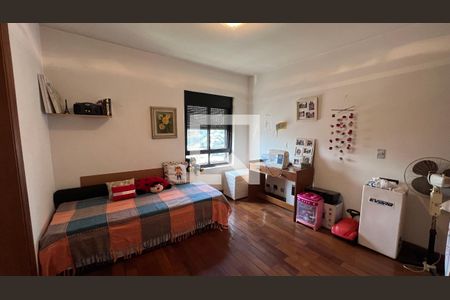 Apartamento à venda com 280m², 4 quartos e 4 vagas Apartamento à venda com 280m², 4 quartos e 4 vagasSuite 2