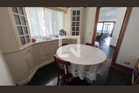 Apartamento à venda com 280m², 4 quartos e 4 vagas Apartamento à venda com 280m², 4 quartos e 4 vagasCopa