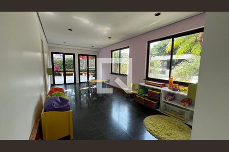 Apartamento à venda com 280m², 4 quartos e 4 vagas Apartamento à venda com 280m², 4 quartos e 4 vagasBrinquedoteca