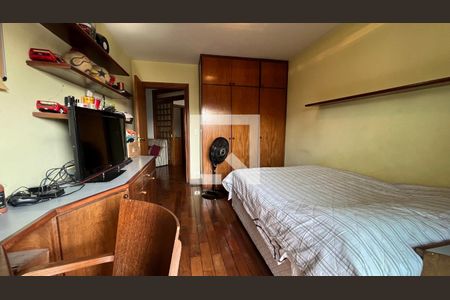 Apartamento à venda com 280m², 4 quartos e 4 vagas Apartamento à venda com 280m², 4 quartos e 4 vagasQuarto 1