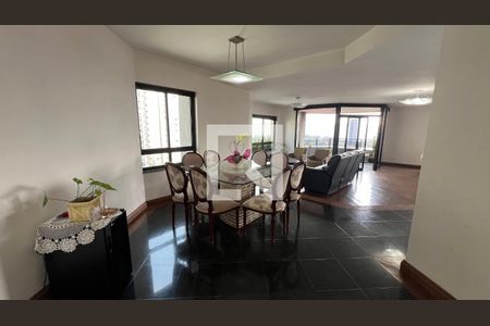 Apartamento à venda com 280m², 4 quartos e 4 vagas Apartamento à venda com 280m², 4 quartos e 4 vagasSala de Jantar