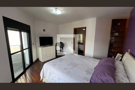 Apartamento à venda com 280m², 4 quartos e 4 vagas Apartamento à venda com 280m², 4 quartos e 4 vagasSuite 3