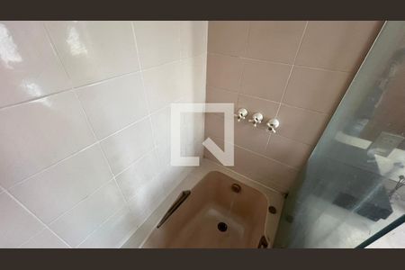 Apartamento à venda com 280m², 4 quartos e 4 vagas Apartamento à venda com 280m², 4 quartos e 4 vagasBanheiro da Suíte 2
