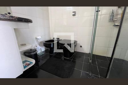 Apartamento à venda com 280m², 4 quartos e 4 vagas Apartamento à venda com 280m², 4 quartos e 4 vagasBanheiro da Suíte 3