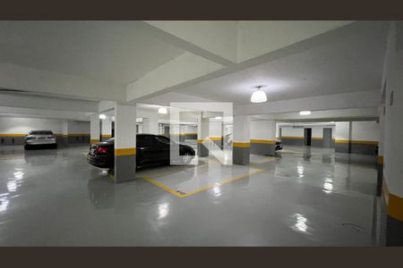 Apartamento à venda com 280m², 4 quartos e 4 vagas Apartamento à venda com 280m², 4 quartos e 4 vagasGaragem