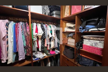 Apartamento à venda com 280m², 4 quartos e 4 vagas Apartamento à venda com 280m², 4 quartos e 4 vagasCloset da suite 3