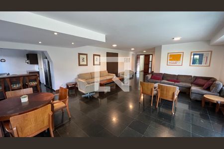 Apartamento à venda com 280m², 4 quartos e 4 vagas Apartamento à venda com 280m², 4 quartos e 4 vagasSalão de Festas