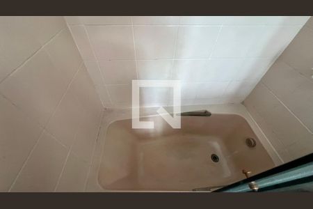 Apartamento à venda com 280m², 4 quartos e 4 vagas Apartamento à venda com 280m², 4 quartos e 4 vagasBanheiro da Suíte 2