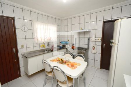 Casa para alugar com 129m², 3 quartos e 2 vagasCozinha