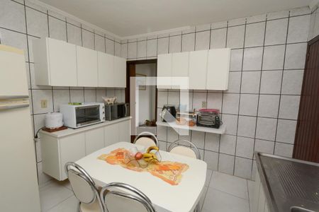 Casa para alugar com 129m², 3 quartos e 2 vagasCozinha