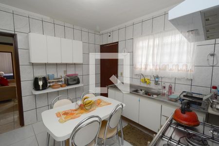 Casa para alugar com 129m², 3 quartos e 2 vagasCozinha