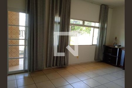 Casa à venda com 386m², 3 quartos e 2 vagas