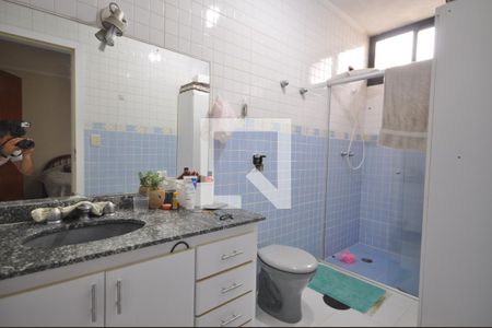 Casa à venda com 320m², 3 quartos e 5 vagasBanheiro da Suíte 2