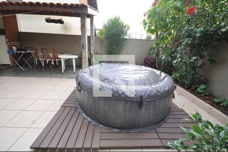 Casa à venda com 320m², 3 quartos e 5 vagasJacuzzi