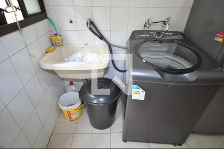 Casa à venda com 320m², 3 quartos e 5 vagasÁrea de Serviço