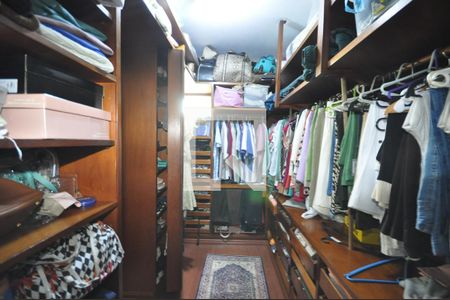 Casa à venda com 320m², 3 quartos e 5 vagasCloset