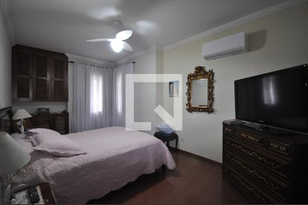 Casa à venda com 320m², 3 quartos e 5 vagasSuíte 1