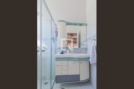 Casa à venda com 280m², 3 quartos e 4 vagasBanheiro da Suíte 1