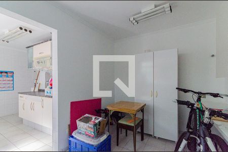 Casa à venda com 280m², 3 quartos e 4 vagasÁrea de Serviço