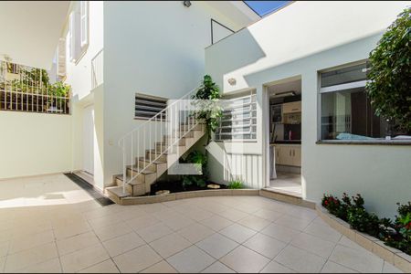 Casa à venda com 280m², 3 quartos e 4 vagasQuintal