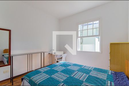 Casa à venda com 280m², 3 quartos e 4 vagasQuarto de Serviço