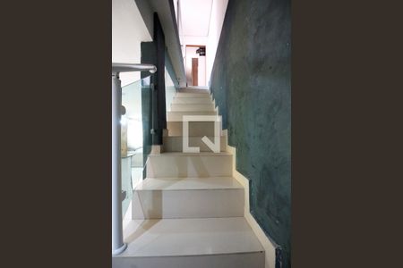 Casa à venda com 100m², 4 quartos e 1 vagaEscada