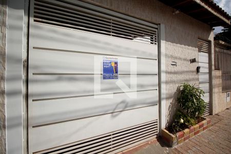 Casa à venda com 100m², 4 quartos e 1 vagaFachada