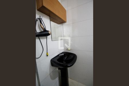 Casa à venda com 100m², 4 quartos e 1 vagaBanheiro 1