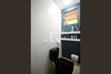 Casa à venda com 100m², 4 quartos e 1 vagaBanheiro 1