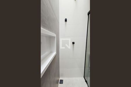 Casa à venda com 130m², 3 quartos e 2 vagas Casa à venda com 130m², 3 quartos e 2 vagasBanheiro